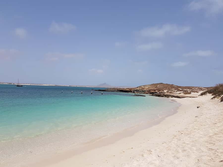 Boa Vista: Motoryacht Trip with Fishing, Snorkel, Beach BBQ - Bottom fishing with a flexible pace