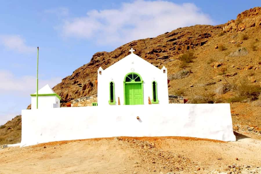 Boa Vista: Santa Monica, Dunes, Caves and Village 4x4 Tour - Pickup times and what to bring