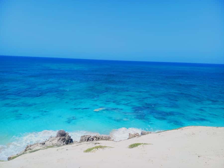 Boa Vista: Shipwreck, 4x4 Ride & Caves Day Tour with Lunch - Santa Monica Beach, your chance to swim