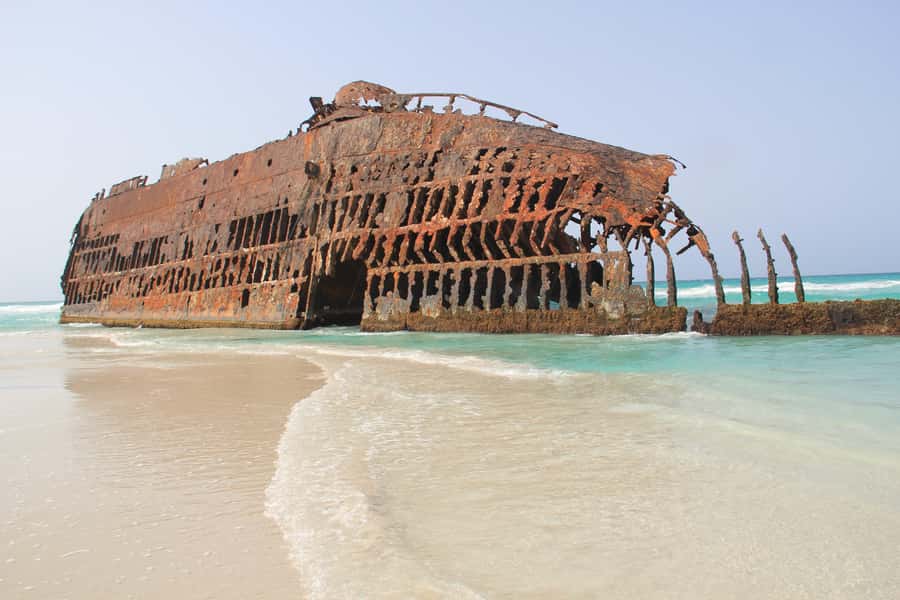 Boa Vista: Shipwreck, Viana Desert & Sal Rei Tour - Sandboarding across the Viana Desert