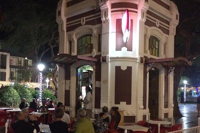 City Walking Tour, Mindelo, Highlights - The municipal market’s colors and useful detail