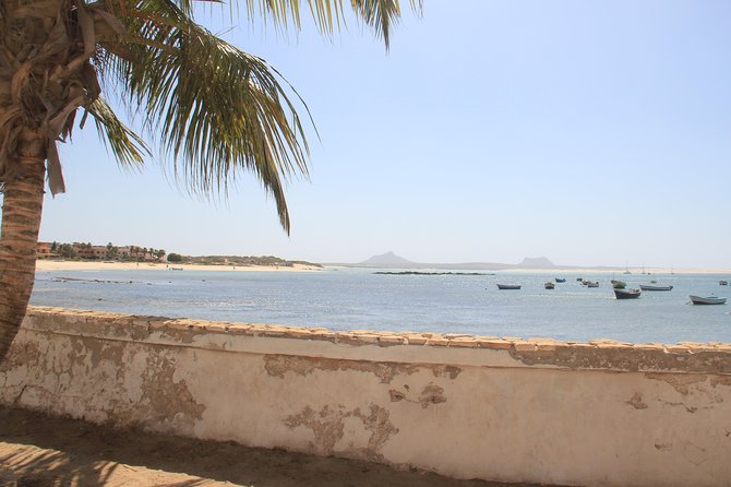 Combi Relax Tour - Cabo Santa Maria puts a story behind the scenery