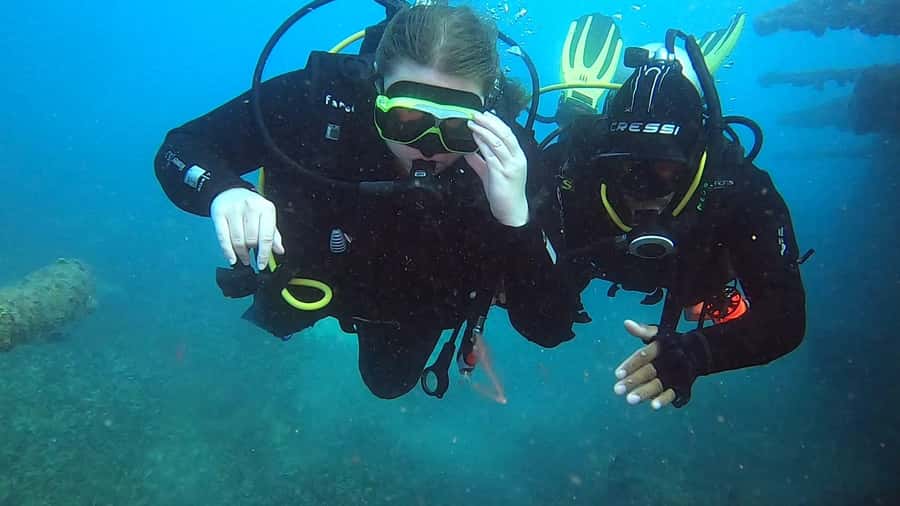 Discover Scuba Diving Program for Beginners - Meeting the instructor and learning the equipment