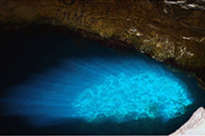 Experience on Sal Island with native and certified guide (including sharks) - Buracona and the Blue Eye: timing depends on nature