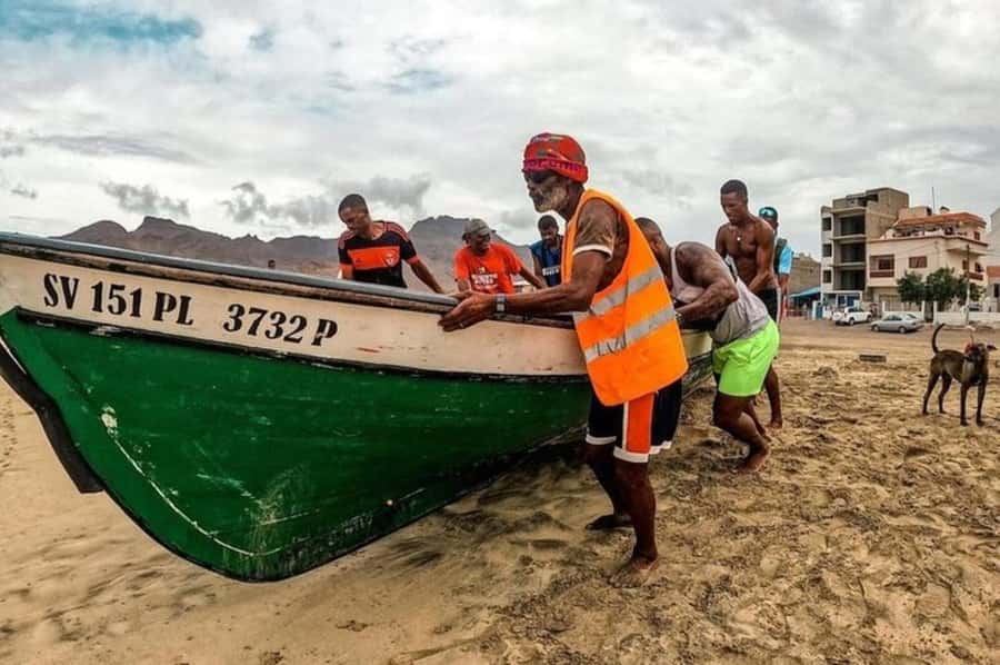 From Mindelo: Snorkel and Swim with Sea Turtles - Meeting the guide and preparing the boat