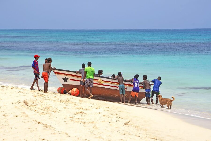 From Santa Maria: Sal Island Private Day Trip - Pedra de Lume turns salt into a floating lesson