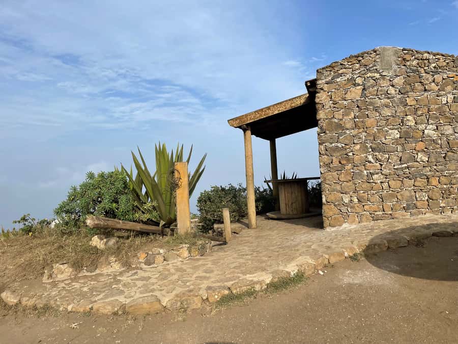 Hike Monte Verde - The summit tea house and cloud project