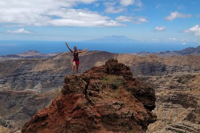 Hiking Pico de Antónia – Summit Adventure & Scenic Views - Key points at a glance