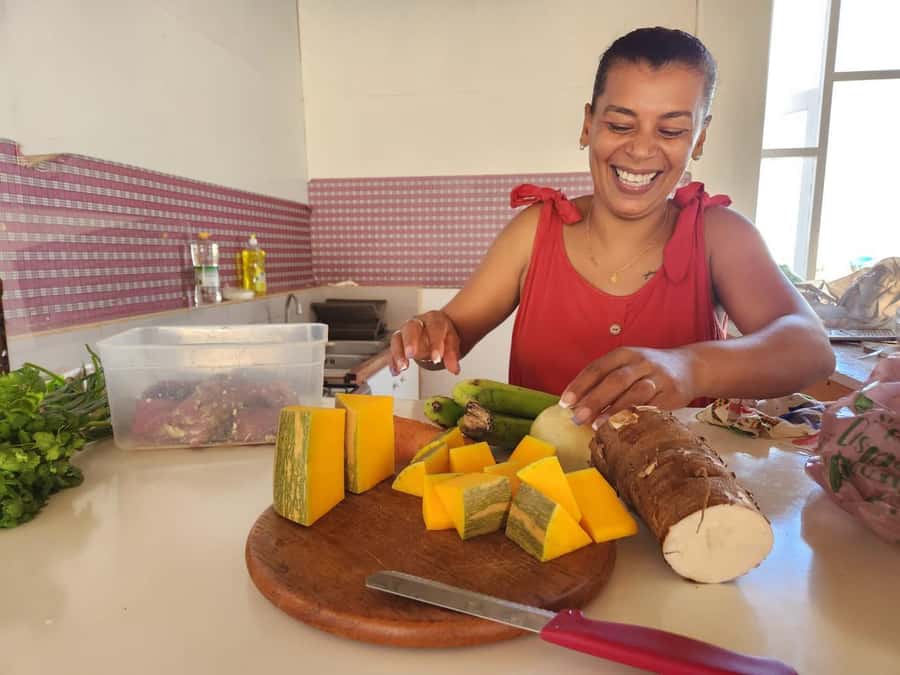 Mindelo: creol cooking with Catia - Language, booking, and practical details