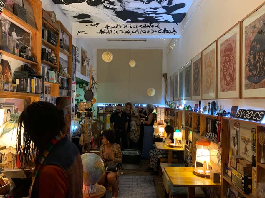 Mindelo Cultural: city tour "Mindelo by Night" - The first hour: marina, music, and local context
