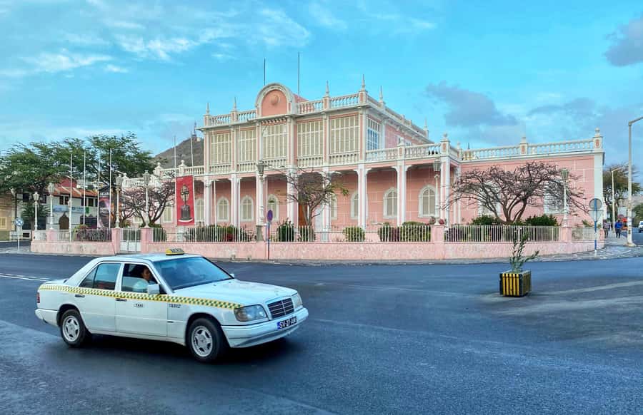 Mindelo: Private Walking Tour with Local Food Tasting - Praca Estrela and Mindelo’s central landmarks