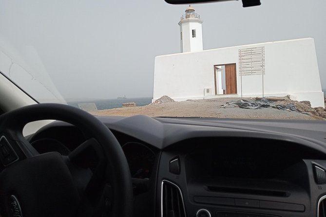 Praia city to the airport. - What the service does not include