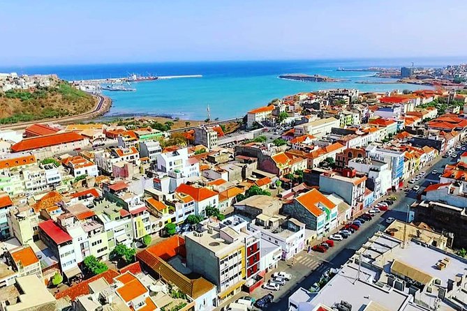 Praia: Guided Historic Walking Tour & Lunch with Locals - Guides, languages, and group size
