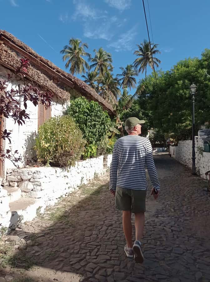 Praia: Plateau and Cidade Velha Guided Tour - The Municipal Market, closed on Sundays