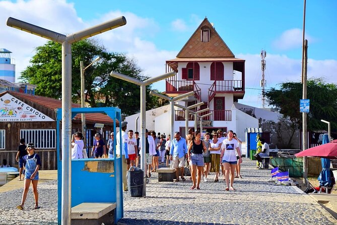 Sal island: Private Santa Maria City Tour, Street Art and Tapas - What the private price means for two people