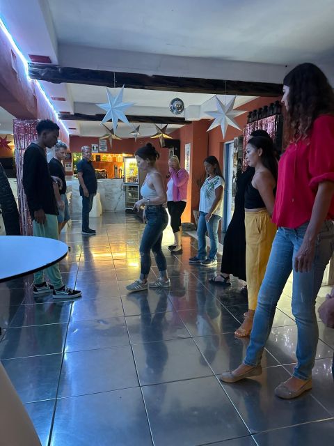 Sal: Kizomba Group Class - Santa Maria, Cape Verde - Languages and teaching style