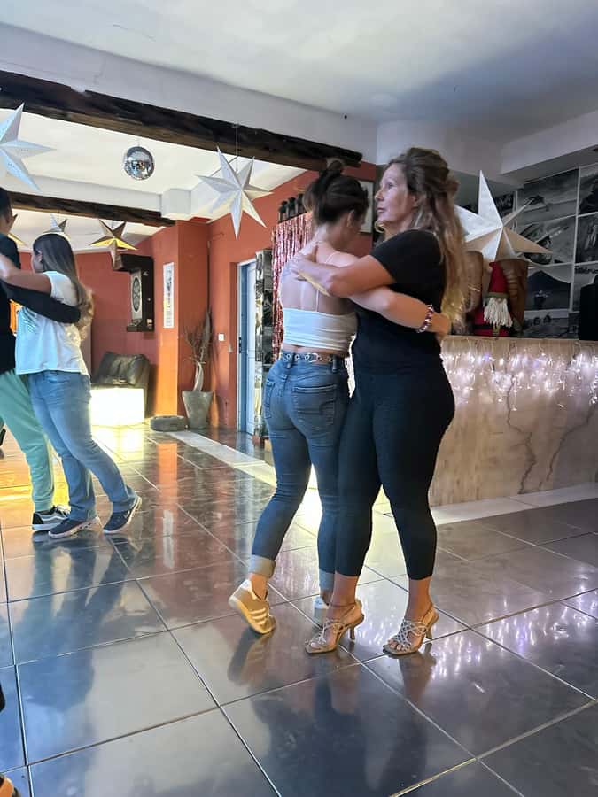 Sal: Kizomba Group Class - Santa Maria, Cape Verde - The bar atmosphere and extra costs