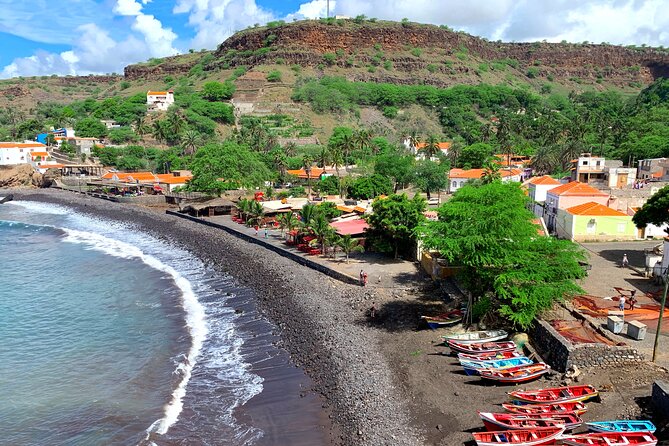 Santiago Island: 4-Hour Calabaceira Valley Hike & Guided Tour to Cidade Velha - The Pelourinho and the difficult story of Cidade Velha