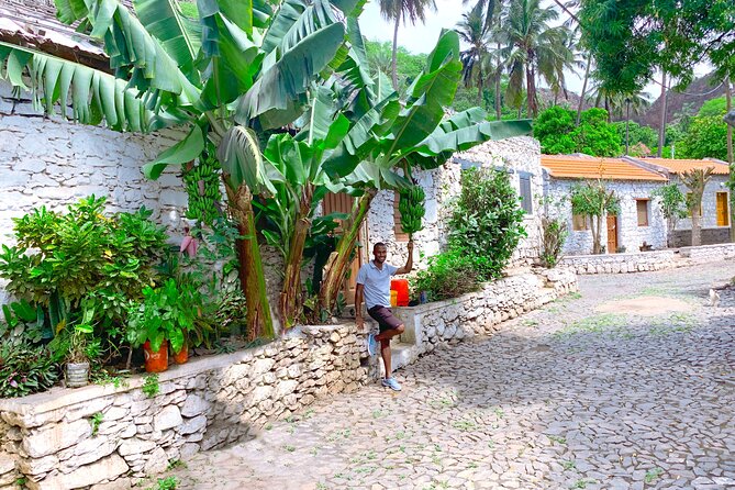 Santiago Island: 4-Hour Calabaceira Valley Hike & Guided Tour to Cidade Velha - Fortaleza Real de São Filipe and the best view