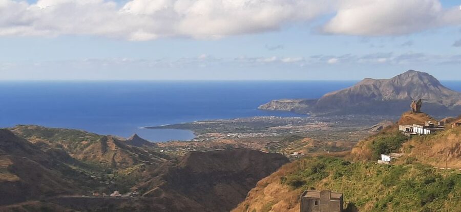 Santiago Island: Full-Day Sightseeing Experience - Why this Santiago Island route works