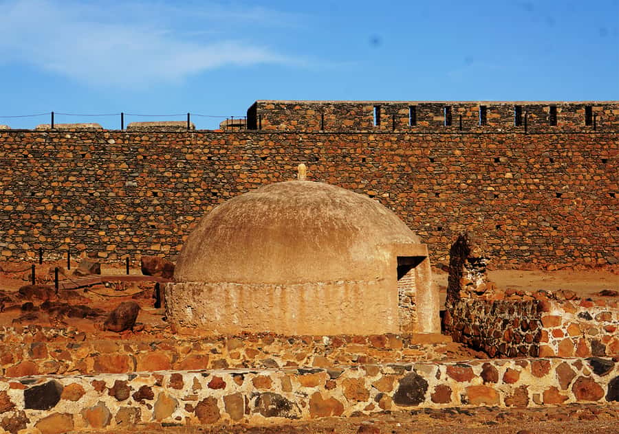Santiago Island: Highlights of Cidade Velha with Local Guide - Calhau bay, fishermen, and the living town