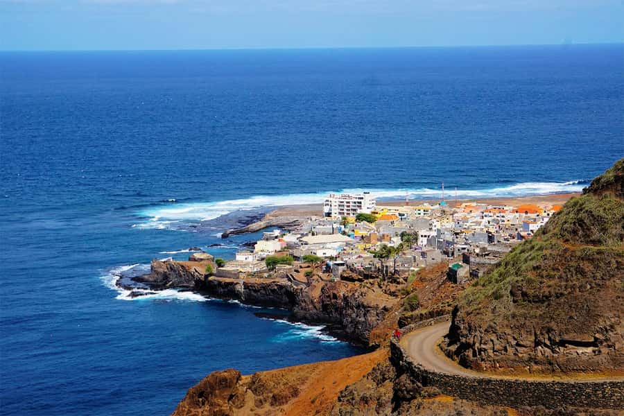 Santo Antão: Ponta do Sol & Fontainhas Guided Trip with Hike - Why this six-hour outing can take five hours on foot