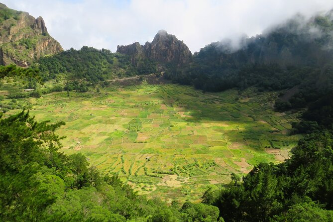 Santo Antão: Trekking Cova de Paúl Volcano Crater - Ribeira de Paúl - Cova Natural Park and the first crater views