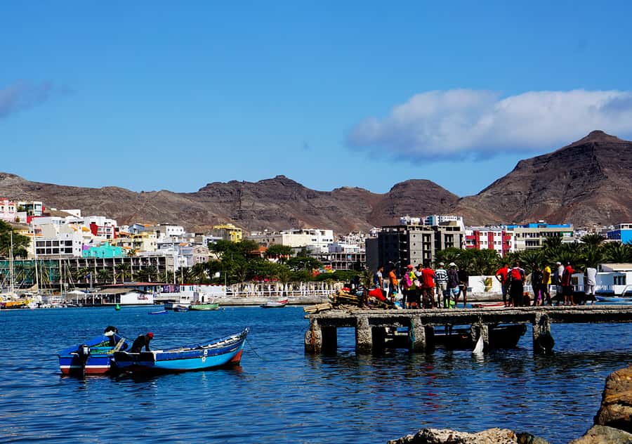 São Vicente Island: Full-Day Tour - Guides, languages, and the human side of the tour