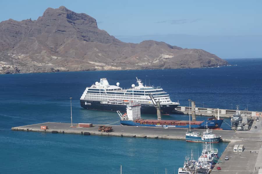São Vicente: Private Highlights Tour from Mindelo Port - Lunch in Calhau, with local food at your own cost