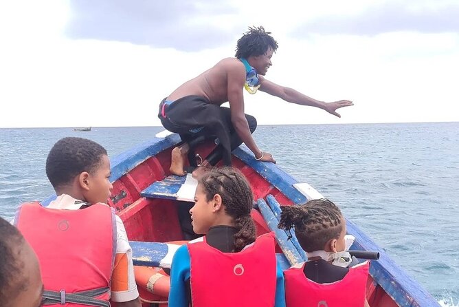 Spectacular experience with sea turtles - From Mindelo to São Pedro beach