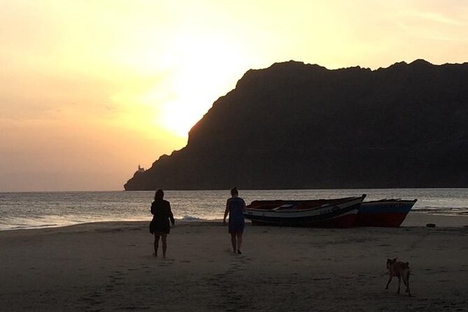 Sunset Hike to Lighthouse, Dona Amélia, São Vicente, 2h - São Pedro Beach and the start of the route