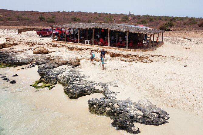 Tours in Boa Vista island - Varandinha’s rock formations and sea cave